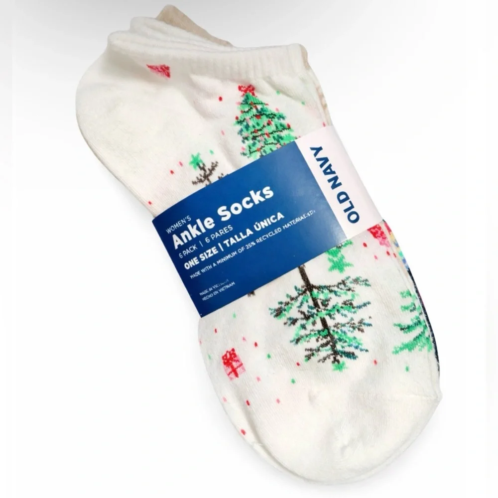 Old Navy NWT 6 Pack Christmas Socks